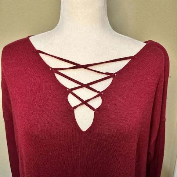 URBAN OUTFITTERS Silence & Noise Lace Up Maroon Sweater - medium - Picture 3 of 5